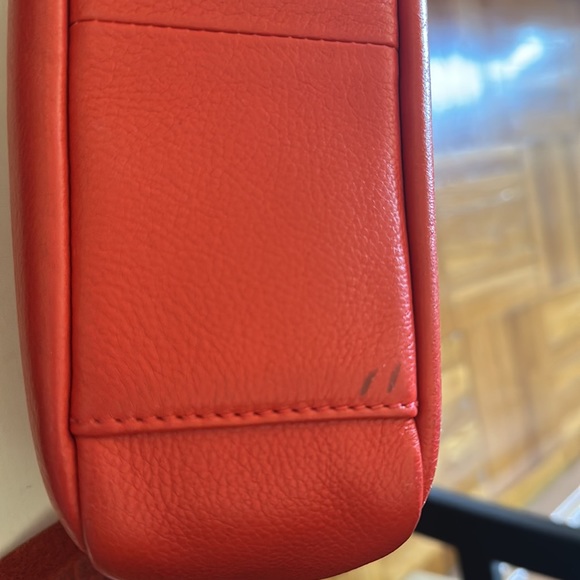 COPY - Danier leather crossbody bag - Picture 3 of 9